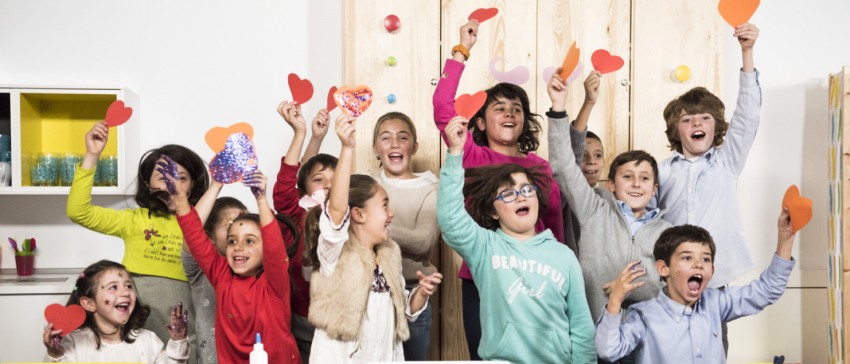 Imagen del rodaje del vídeo de la campaña "X Solidaria" 2016 sobre el "Programa de Estimulación y Juego Educativo desarrollado por la Fundación Menudos Corazones en el hospital para niños y niñas con cardiopatías congénitas".