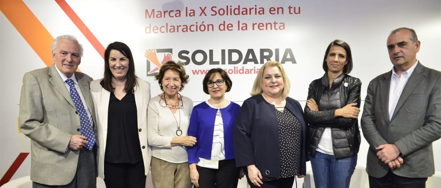 Presentación de la nueva campaña de la X Solidaria. De izquierda a derecha Juan de Dios Ramírez-Heredia, Presidente de la Unión Romaní y Coordinador de la Comisión de Comunicación de la Plataforma de ONG de Acción Social; Asunción Montero, Presidenta